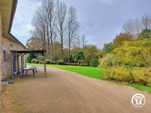 La Maison de la pêche (La Maison de la peche) in Colombiers-du-Plessis