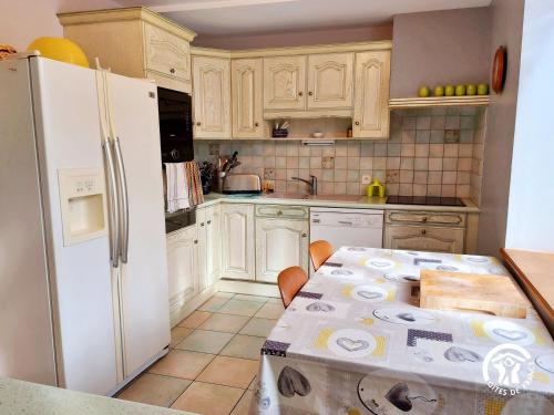 La Maison de la pêche (La Maison de la peche) in Colombiers-du-Plessis