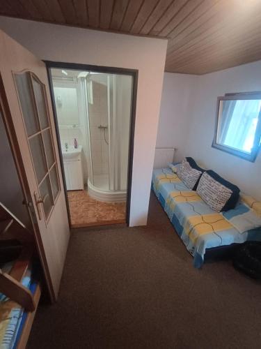 Apartmán Chlumětín (Apartman Chlumetin) in สวราทัช