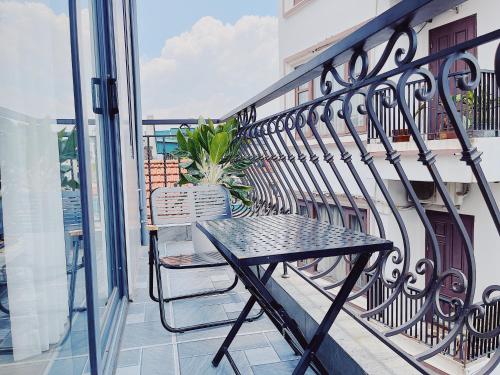Peaceful Apartment | Prime Tay Ho Location* 202 - 전망