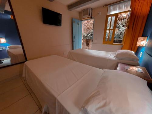 Standard Double Room image 5
