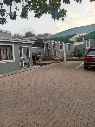 Fancy Pansy, Germiston