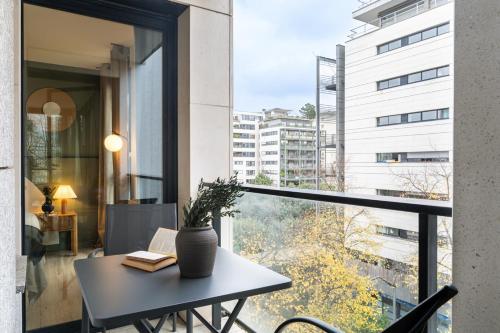 Bornova - 2 chambres et balcon à Tour Eiffel, Paris (photo 5)