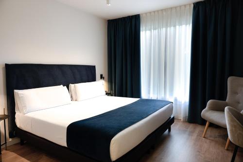 Executive Room image 3