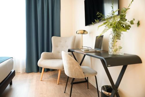 Executive Room image 2
