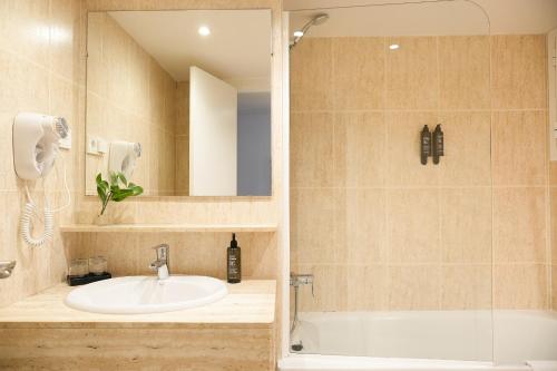 Single Room image 4