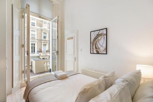 Elegant Notting Hill Balcony Flat Sleeps 8, Londýn