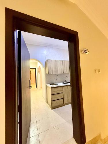 غرفة وصاله بشاشه سمارت بدخول ذكي near Nayef bin Abdulaziz herceg nemzetközi repülőtér