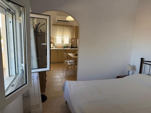 Victoria's House Xerokambos in Lefki