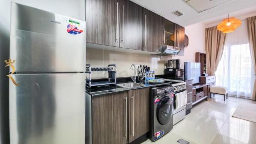 Peach Bliss Studio - Bright & Airy Interiors in สนามบินนานาชาติอาบูดาบี