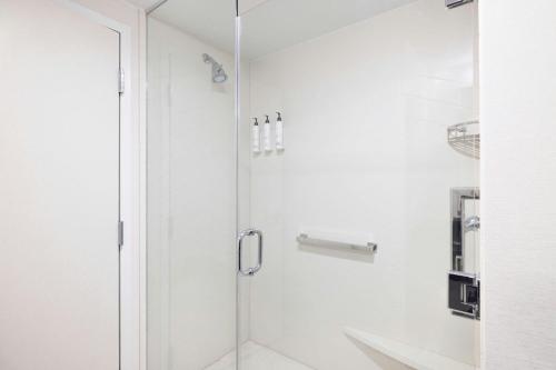 Fairfield Inn & Suites by Marriott Buffalo Airport - image 3