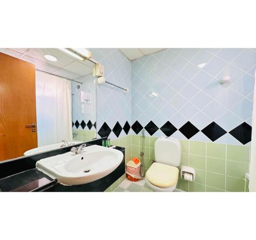 room detail thumbnail 2