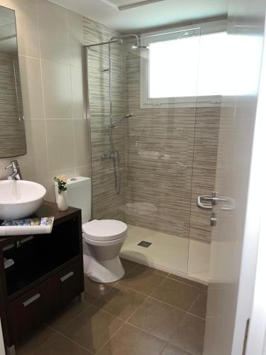 One-Bedroom Apartment image 9