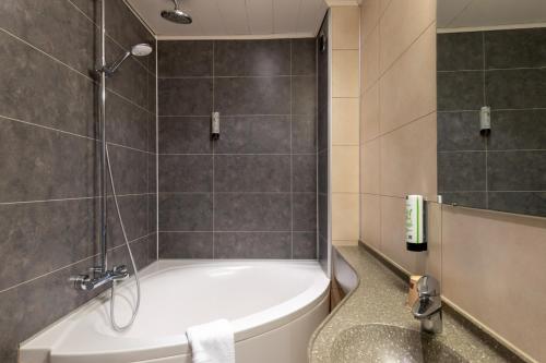 Small Double Room image 1