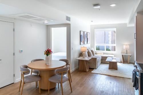 Luxury 2 Bedroom 2 Bathroom Residence With Fitness and Outdoor Pool, Los Angeles (photo 2)