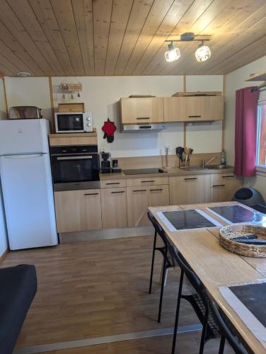 virtuve, Chalet de 10 pers avec Suite Parental au pied des Pistes in Saint-Leger-les-Melezes