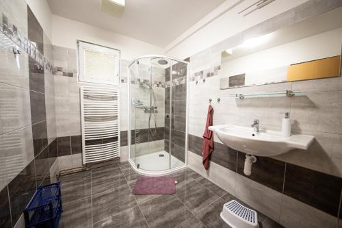 Chalupa v Hatich in Cikhaj