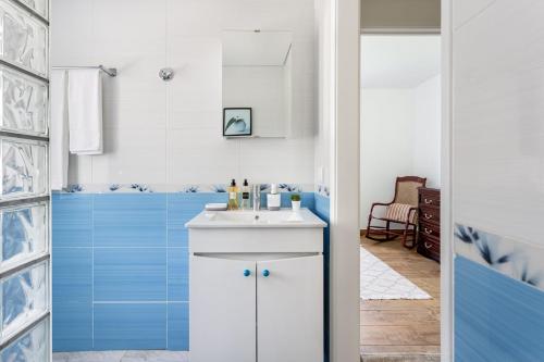 GuestReady - Quaint house with Patio in Varzea de Sintra