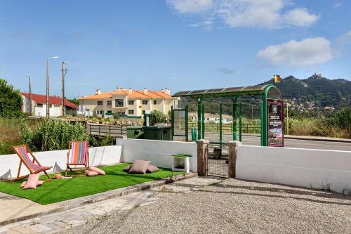 GuestReady - Quaint house with Patio in Varzea de Sintra