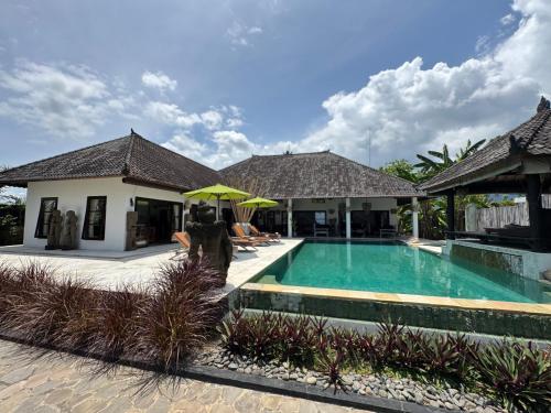 발리 Beautiful Beach Villa Nujum with staff. 5성급 싱글룸 객실