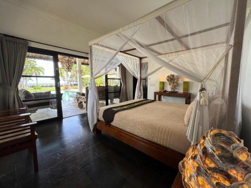 발리 Beautiful Beach Villa Nujum with staff. 5성급 싱글룸 스위트룸