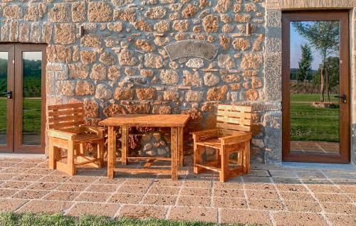 A szálláshely kívülről, Pet Friendly Apartment In Lubriano With Sauna in Lubriano