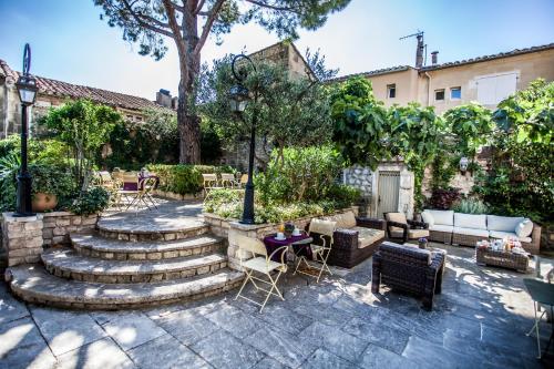 บริการและสิ่งอำนวยความสะดวก, La Regalido in ฟองวิเย่