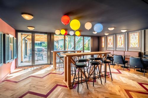 Bar/lounge, RockyPop Marseille Hotel in 06. Castellane et Préfecture