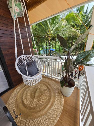 Balcony/terrace, Cheska's Tennis Paradise & Beach House in Baganga