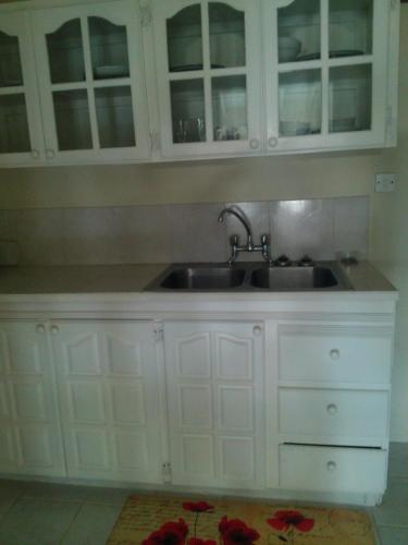 Spacious Colonial - image 4