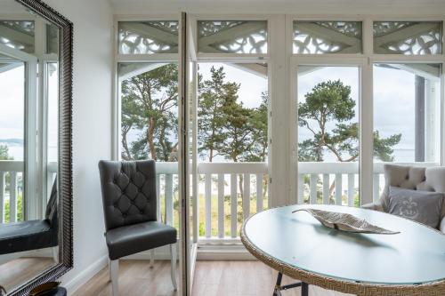 Balcony/terrace, Strandvilla Aegir mit Ostseeblick und Strandkorb am Strand in Ostseebad Binz