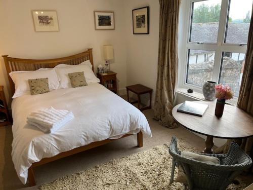 Mid Wales Arts B&B Room Type - Large Twin Room