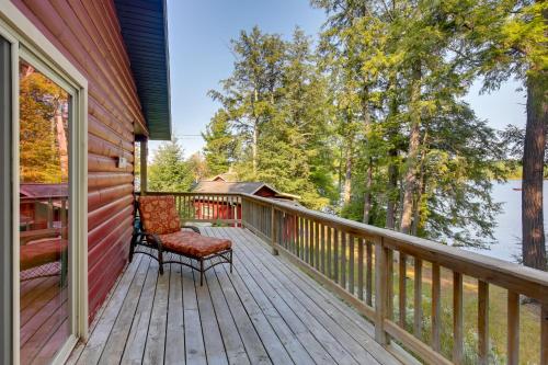Waterfront Mercer Cabin with Wraparound Porch! in Mercer, USA