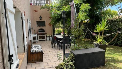 Skats, Appartement Climatisé T3 Piscine et Parking (Appartement Climatise T3 Piscine et Parking) in Pennautier