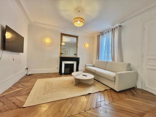 Beautiful Flat by Louvre & Tuileries, Paris