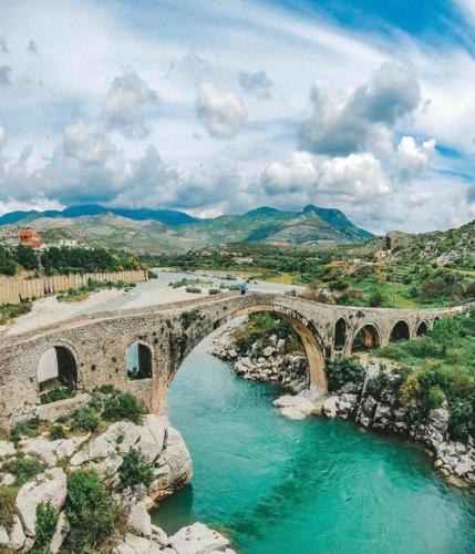 Golden Sleep Hostel in שקודר