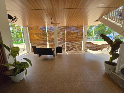 Cheska's Tennis Paradise & Beach House in Baganga