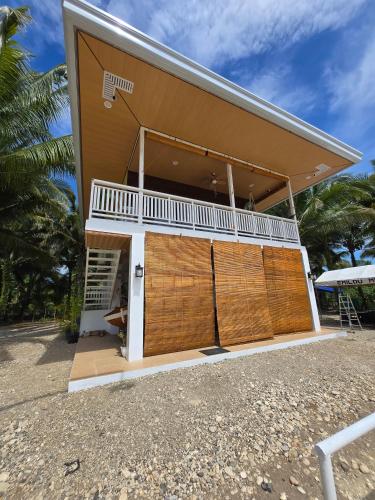 Cheska's Tennis Paradise & Beach House in Baganga