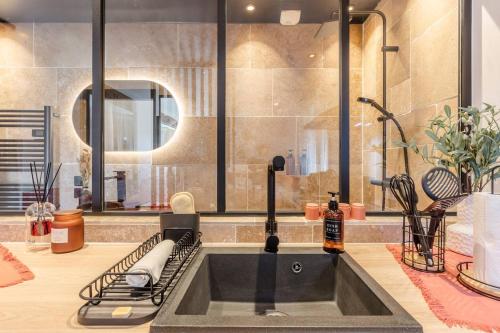 ห้องครัว, Le Petit Bastion, Studio in เลสการ์