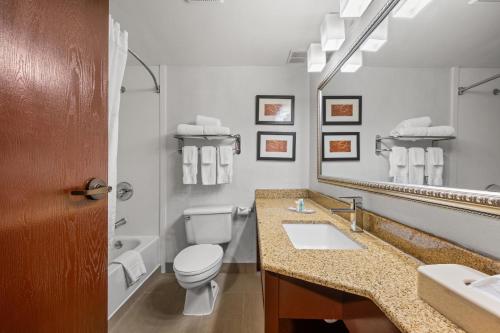 Comfort Suites Norwich Mystic - image 8
