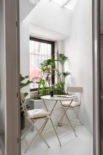 GuestReady - Fabulous studios near Pink Street, Лиссабон (фото 4)