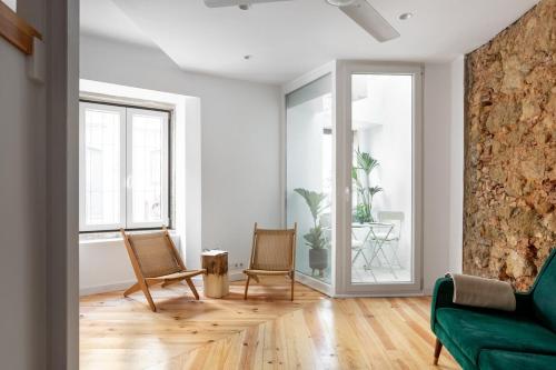 GuestReady - Fabulous studios near Pink Street, Лиссабон (фото 9)