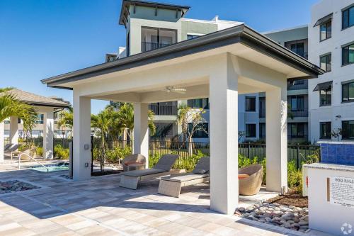 บริการและสิ่งอำนวยความสะดวก, Landing Palmetto Apartments in เอลเลนตัน (FL)