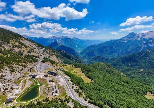 Golden Sleep Hostel in שקודר