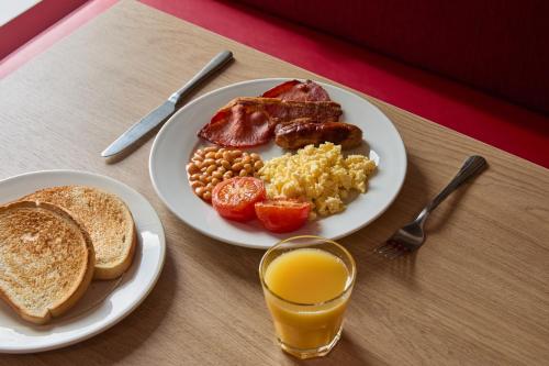 Holiday Inn Express London Limehouse an IHG Hotel - image 4