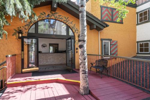 Lift House Lodge, Close to Gondola, Premium Studio Condo in Vail, USA