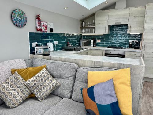 Seaside Escape in Westward Ho! 3-Bed Family Holiday Home with Sea Views in บิดฟอร์ด