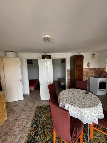 Szilvia apartman in Domsod