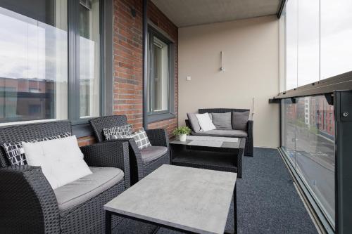 Spacious 2BR Apt with Sauna & Private Balcony with Lake View, Jyväskylä (foto 6)