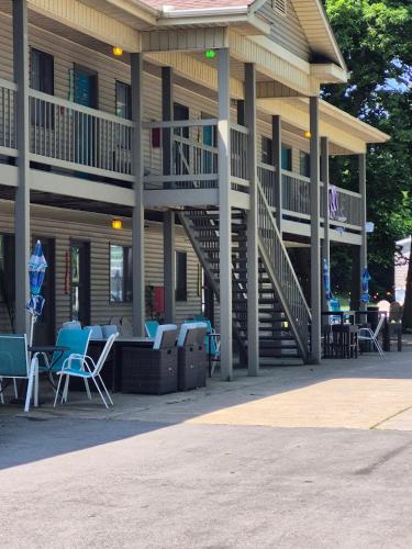 Lake Point Motel - image 10